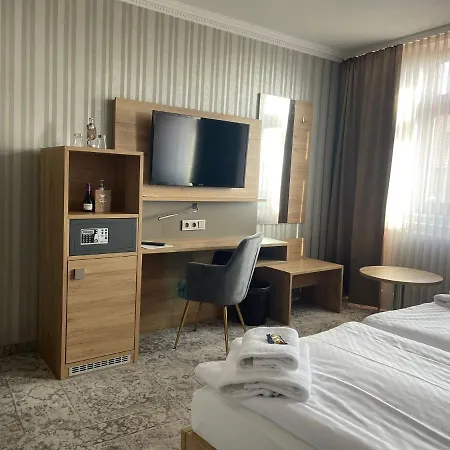 Schwarzer Adler Hotell 4*