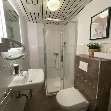 Hotel Schwarzer Adler 4*