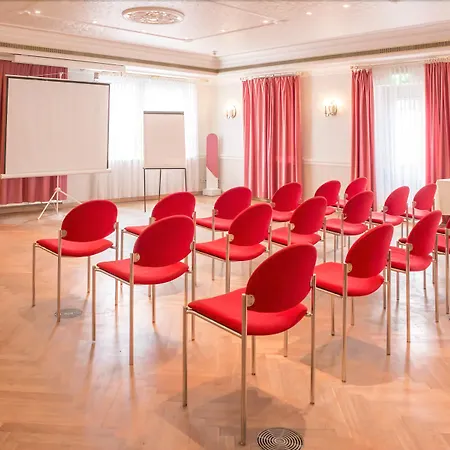 Schwarzer Adler Otel 4*