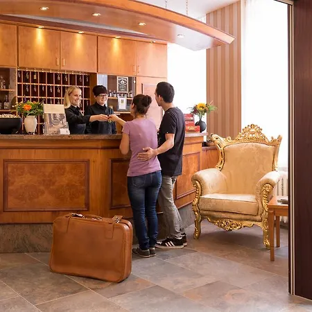 Schwarzer Adler Hotel 4*